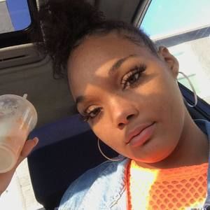 Meet your Posher, Linda